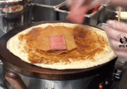 吃瓜卖煎饼网红是谁啊,揭秘“吃瓜卖煎饼网红”背后的故事